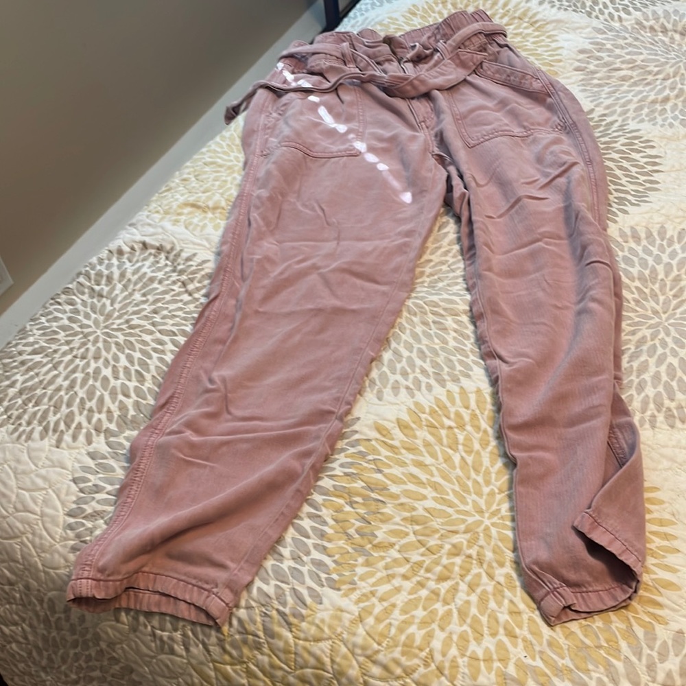 American Eagle AEO Super High-Rise Taper Pants | 6